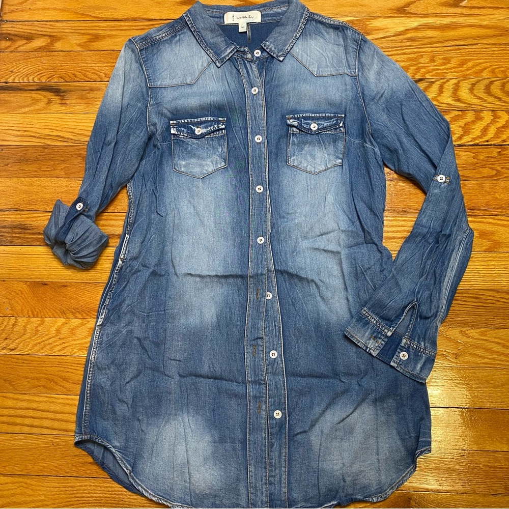 Women’s Denim Tunic Button-Up. Vanilla Bay Brand.